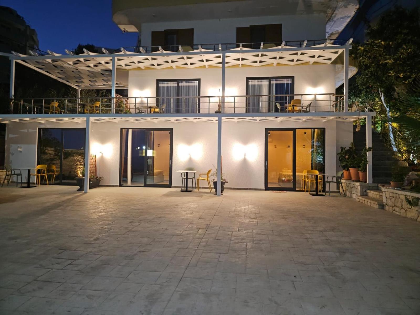 Ardit Seaside Rooms Sarandë Exteriör bild