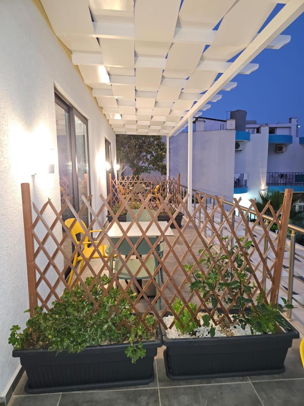 Ardit Seaside Rooms Sarandë Exteriör bild
