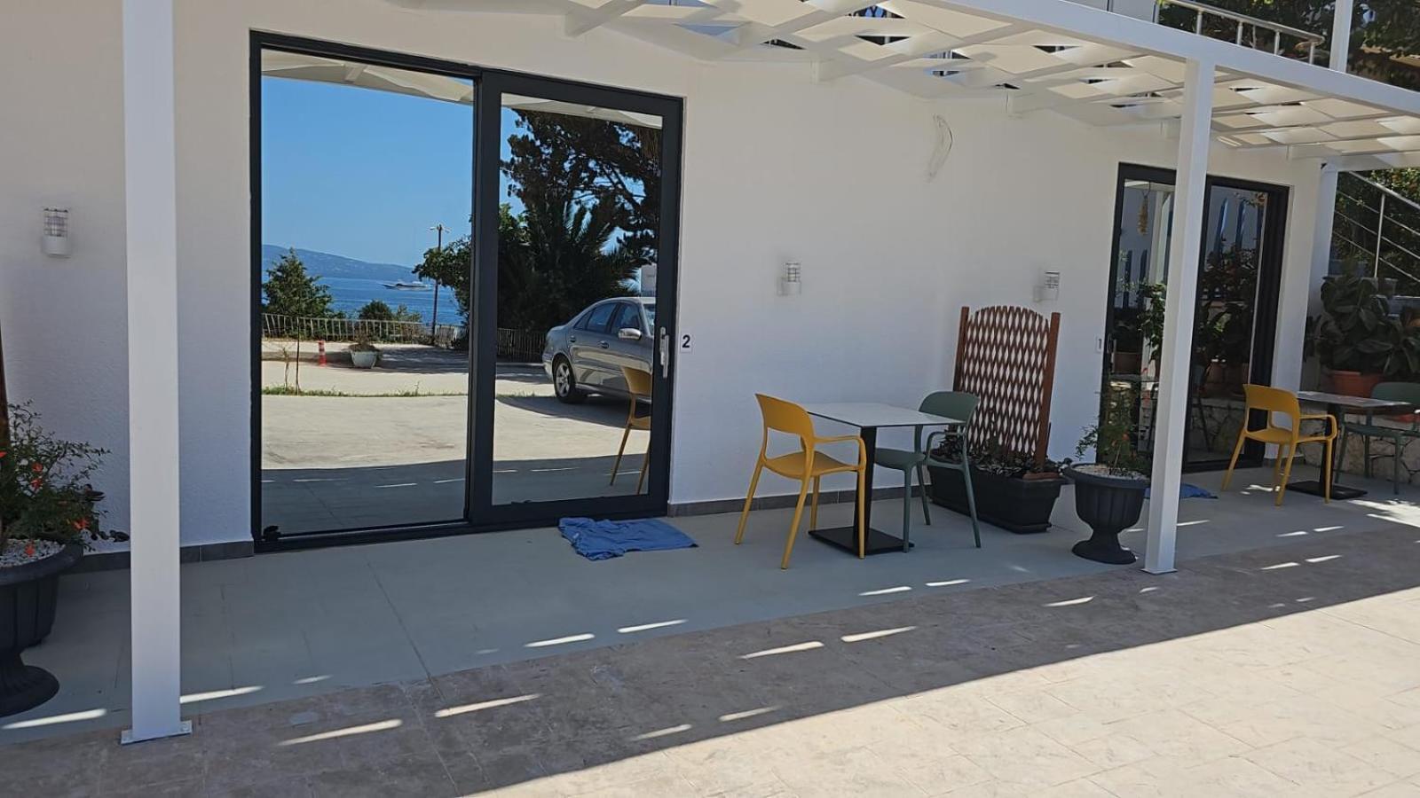 Ardit Seaside Rooms Sarandë Exteriör bild