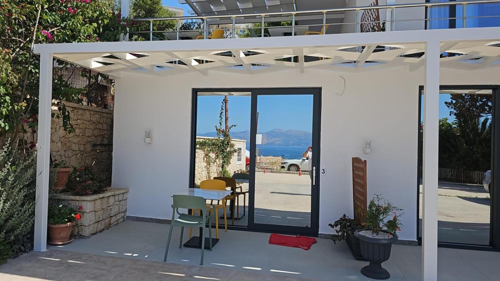 Ardit Seaside Rooms Sarandë Exteriör bild