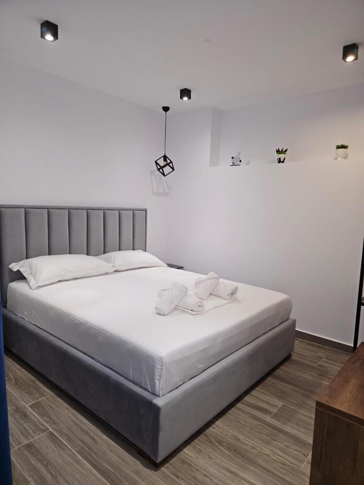 Ardit Seaside Rooms Sarandë Exteriör bild