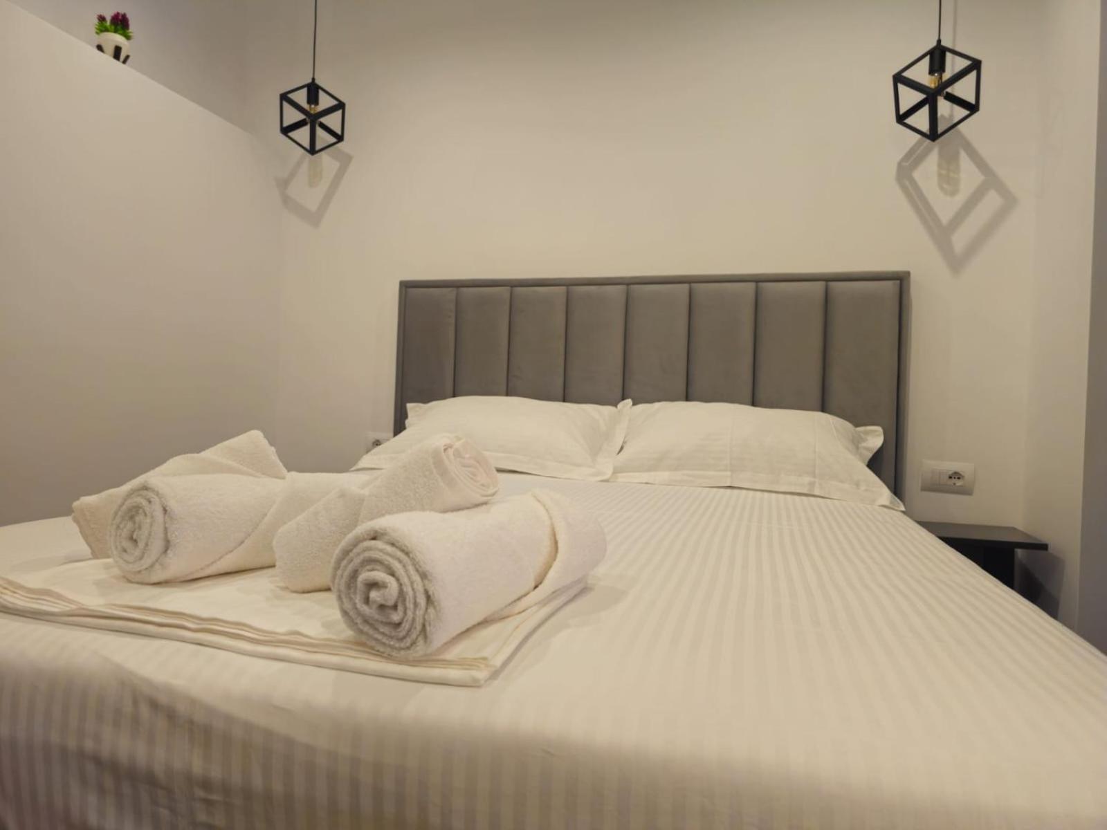 Ardit Seaside Rooms Sarandë Exteriör bild