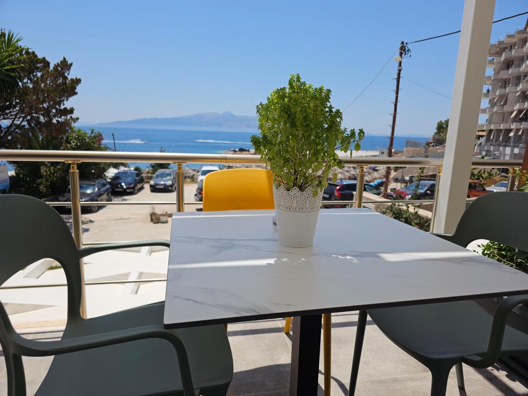 Ardit Seaside Rooms Sarandë Exteriör bild