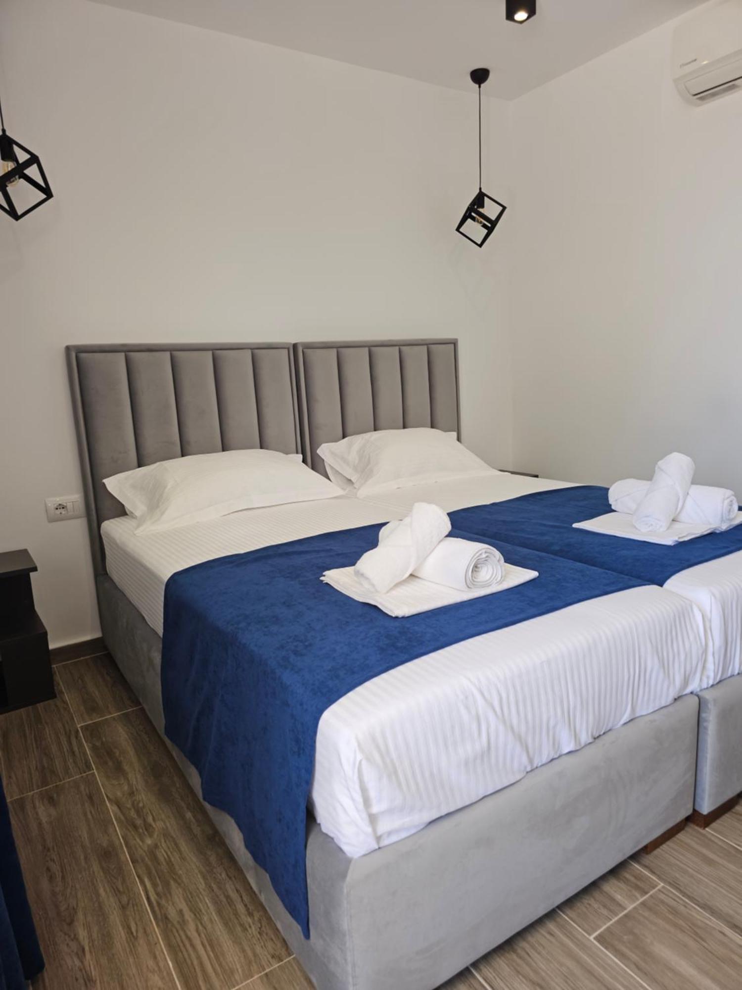 Ardit Seaside Rooms Sarandë Exteriör bild